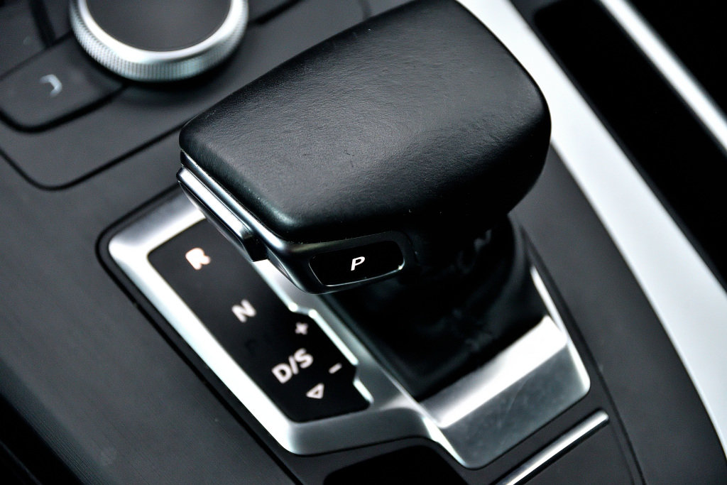 Used 2020 BLANC Audi Komfort / Quattro / Ensemble Commodités / Carplay image 12