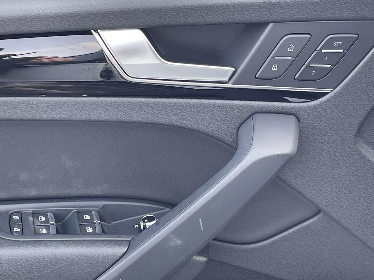 New 2023 Ibis white Audi Komfort 40 TFSI quattro image 21
