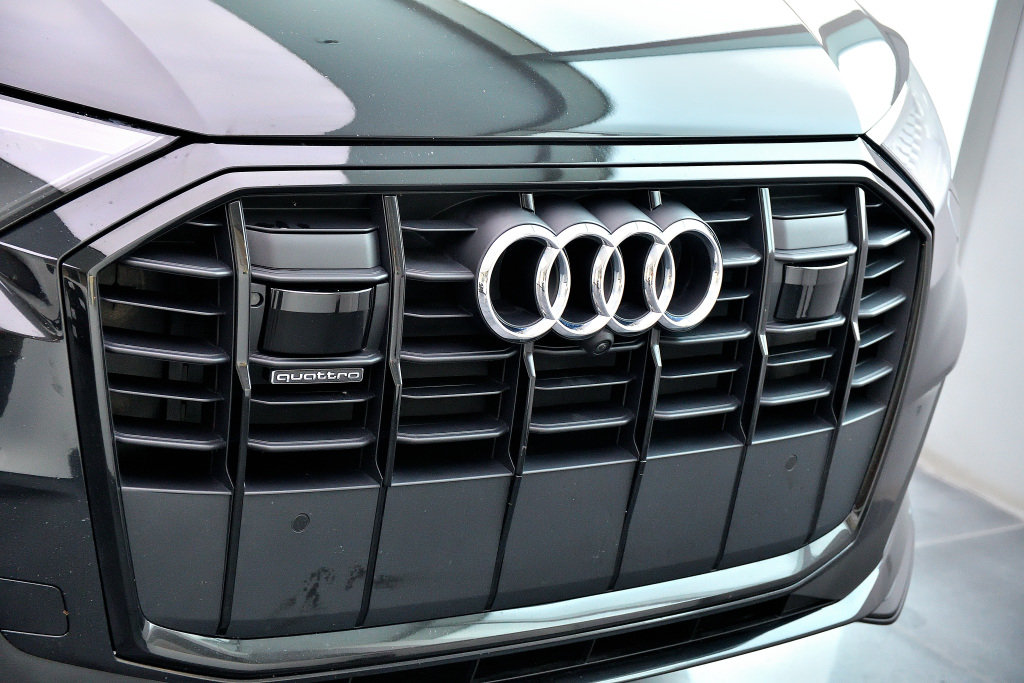 Certified Used 2021 NOIR Audi Technik / Black Optics / Aide A La Conduite / Luxe image 4