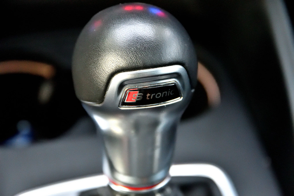 Certified Used 2019 SILVER Audi Progressiv / Black Optics / Ensemble Superieur image 23
