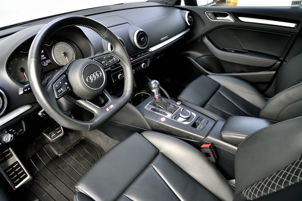 Certified Used 2019 SILVER Audi Progressiv / Black Optics / Ensemble Superieur image 2