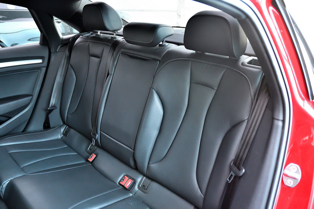 Certified Used 2020 ROUGE TANGO METALLISE Audi Technik / Black Optics / Carplay / Navigation image 16