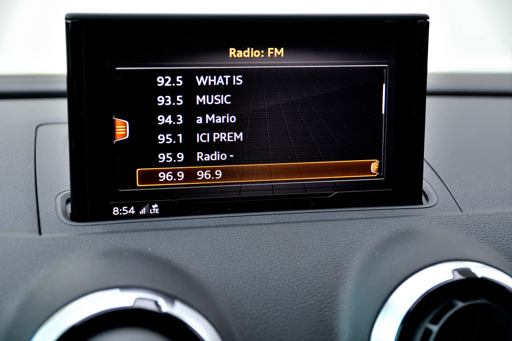 Certified Used 2020 ROUGE TANGO METALLISE Audi Technik / Black Optics / Carplay / Navigation image 22