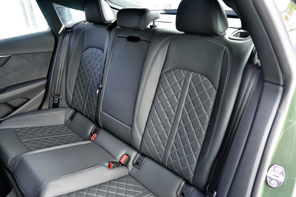 Certified Used 2022 VERT DISTRICT MÉTALLISÉ Audi Progressiv / Black Optics / Carbone / Carplay image 27