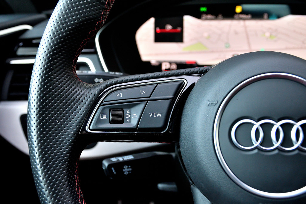 Certified Used 2022 GRIS QUANTUM Audi Progressiv / Black Optics / Navigation / Carplay image 26