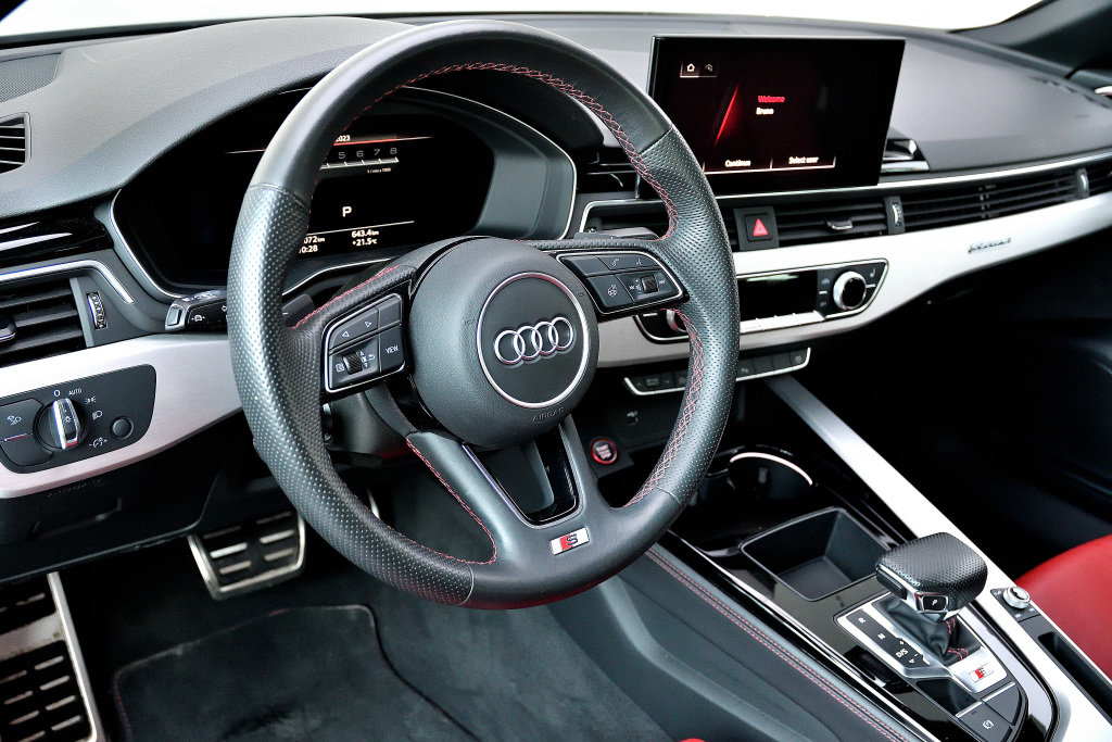 Certified Used 2022 GRIS QUANTUM Audi Progressiv / Black Optics / Navigation / Carplay image 10