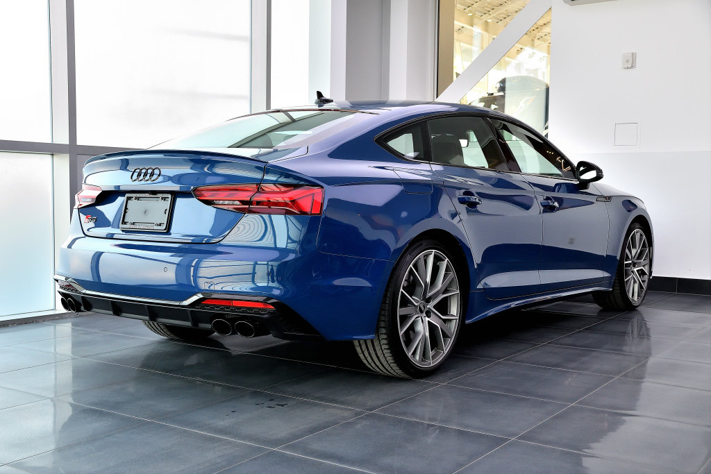 Certified Used 2023 BLEU ASCARI M&Eacute;TALLIS&Eacute; Audi Progressiv / Black Optics / Sport Exhaust image 8