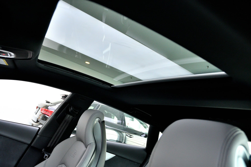 Certified Used 2023 BLEU ASCARI M&Eacute;TALLIS&Eacute; Audi Progressiv / Black Optics / Sport Exhaust image 16