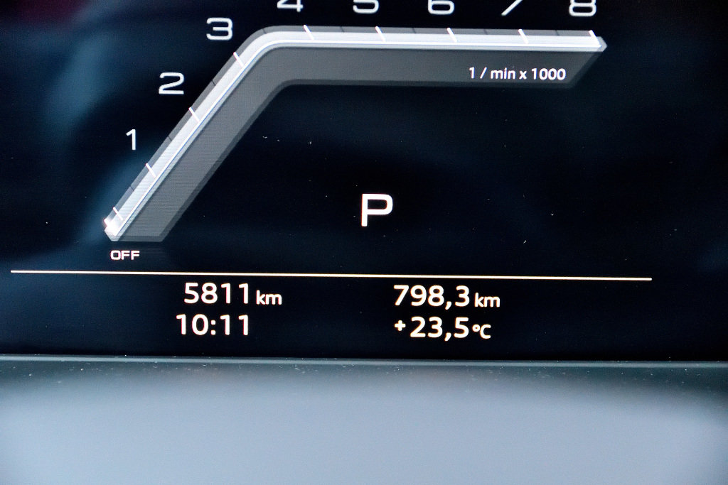 Certified Used 2023 BLEU ASCARI M&Eacute;TALLIS&Eacute; Audi Progressiv / Black Optics / Sport Exhaust image 19