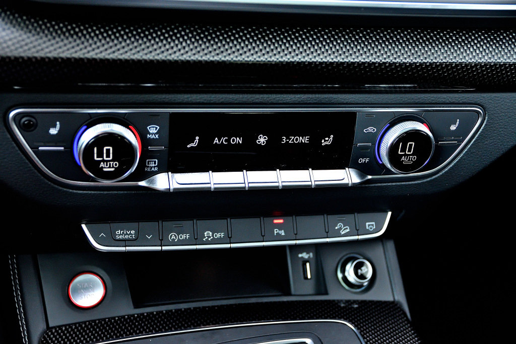 Certified Used 2020 BLEU Audi Technik / Carplay / Toit Panoramique / 21 Pouces image 23