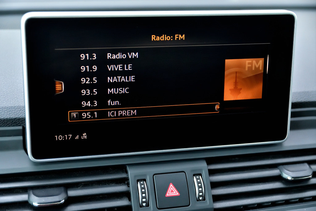 Certified Used 2020 BLEU Audi Technik / Carplay / Toit Panoramique / 21 Pouces image 22