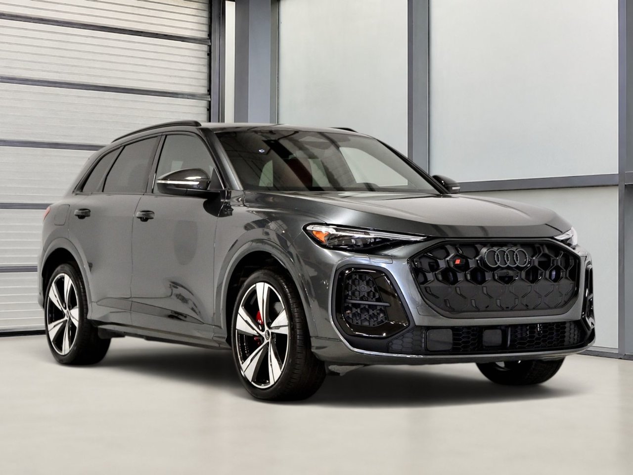 Gray (GRIS DAYTONA NACRÉ) 2025 Audi SQ5 SUV / Crossover All-Wheel Drive Automatic