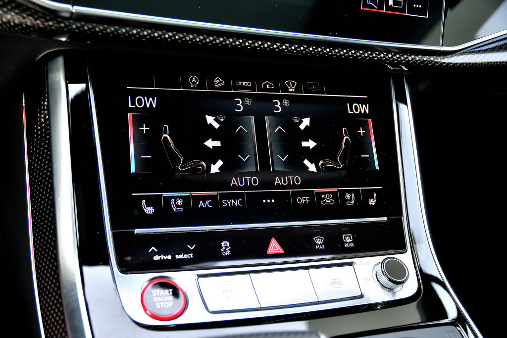 Certified Used 2021 NOIR Audi V8 4.0T / Black Optics / Aide A La Conduite / B&O image 23
