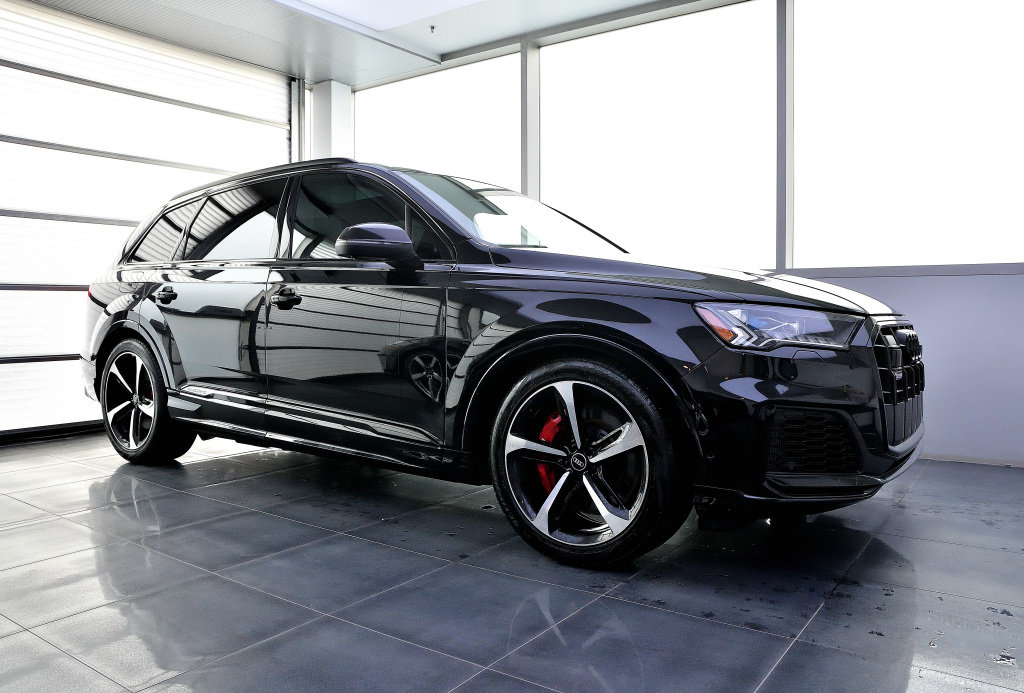 Certified Used 2021 NOIR Audi V8 4.0T / Black Optics / Aide A La Conduite / B&O image 6