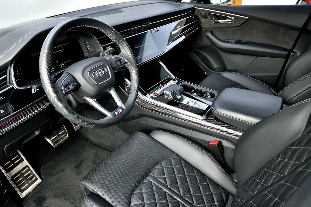 Certified Used 2021 NOIR Audi V8 4.0T / Black Optics / Aide A La Conduite / B&O image 2