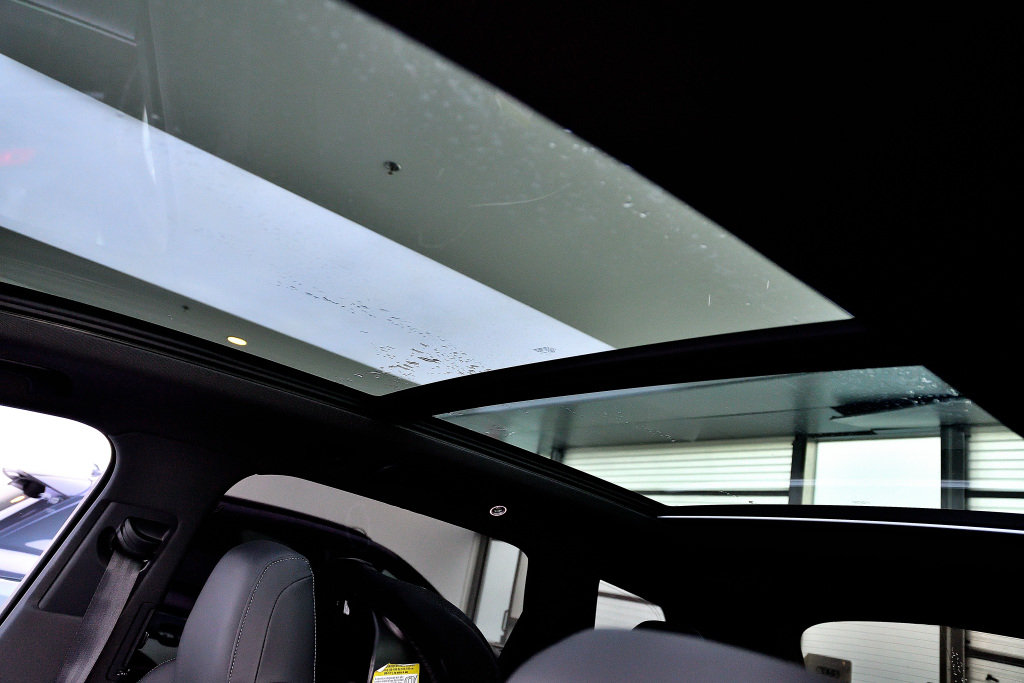 Certified Used 2021 NOIR Audi V8 4.0T / Black Optics / Aide A La Conduite / B&O image 15
