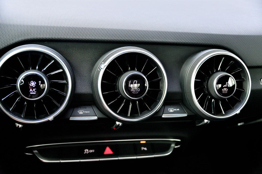 Certified Used 2020 GREEN Audi Black Optics / Ensemble Audi Sport / Carplay / B&O image 14