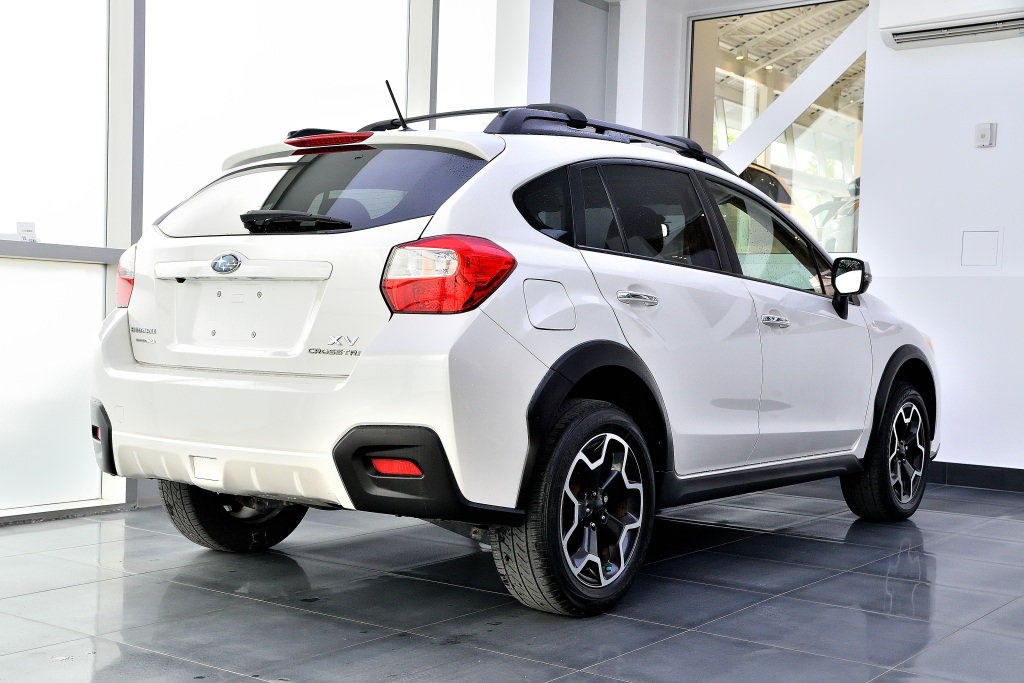 Used 2014 BLANC Subaru Limited / Manuel / Navigation / Toit Ouvrant image 8