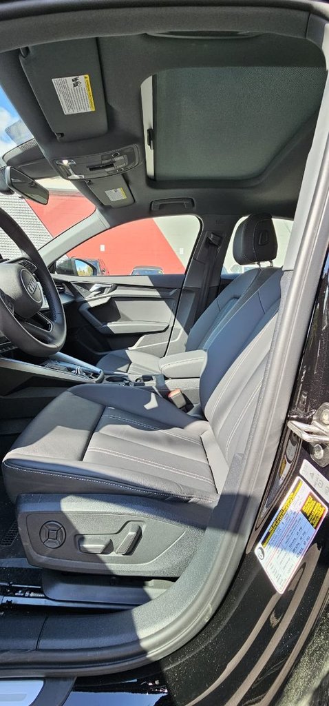 Certified Used 2022 Brilliant black Audi KOMFORT image 7