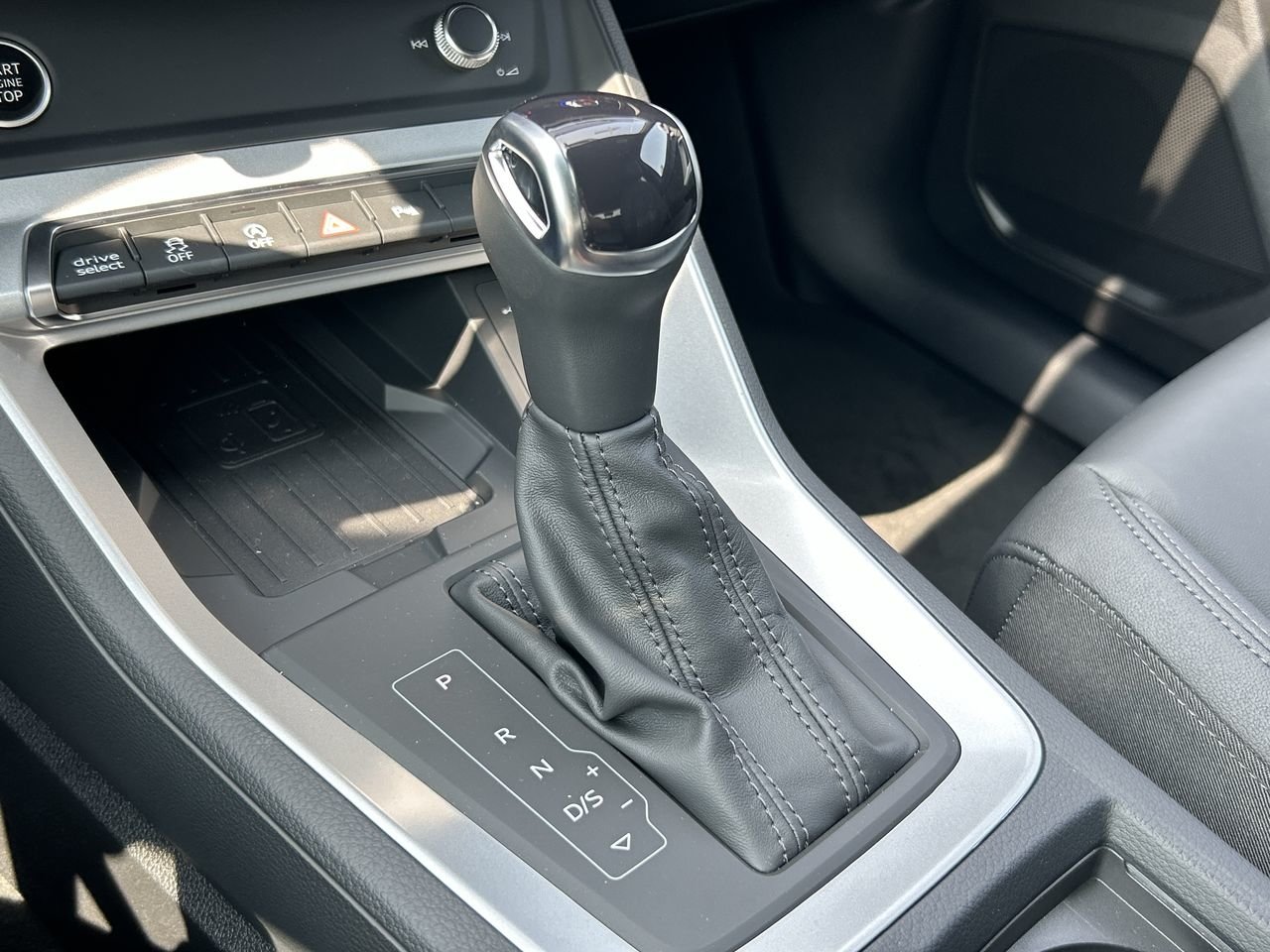New 2023 Mythos black metallic Audi Komfort 45 TFSI quattro image 26