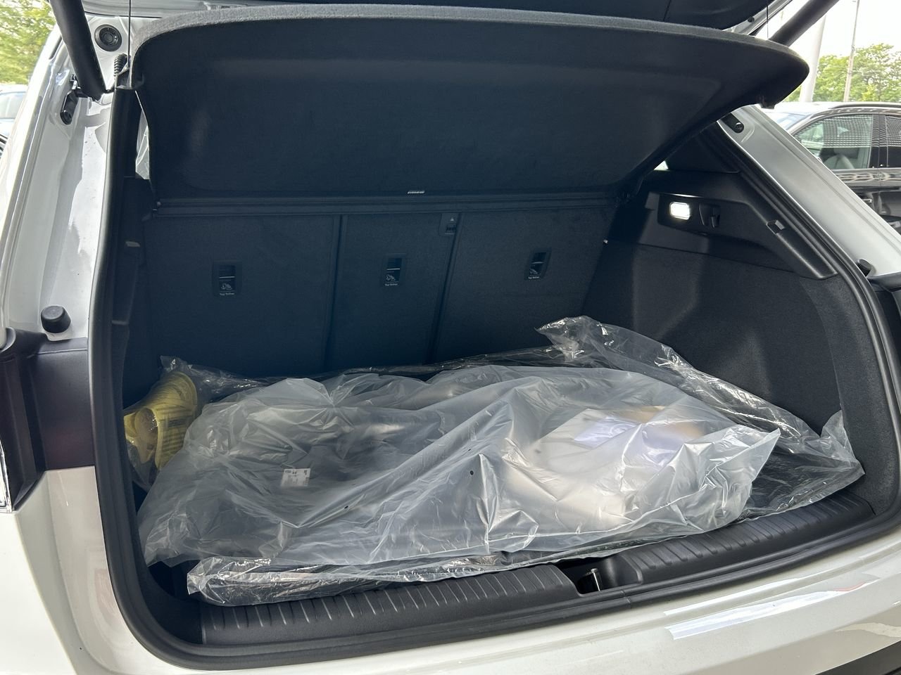 New 2023 Glacier white metallic Audi 50 quattro image 32