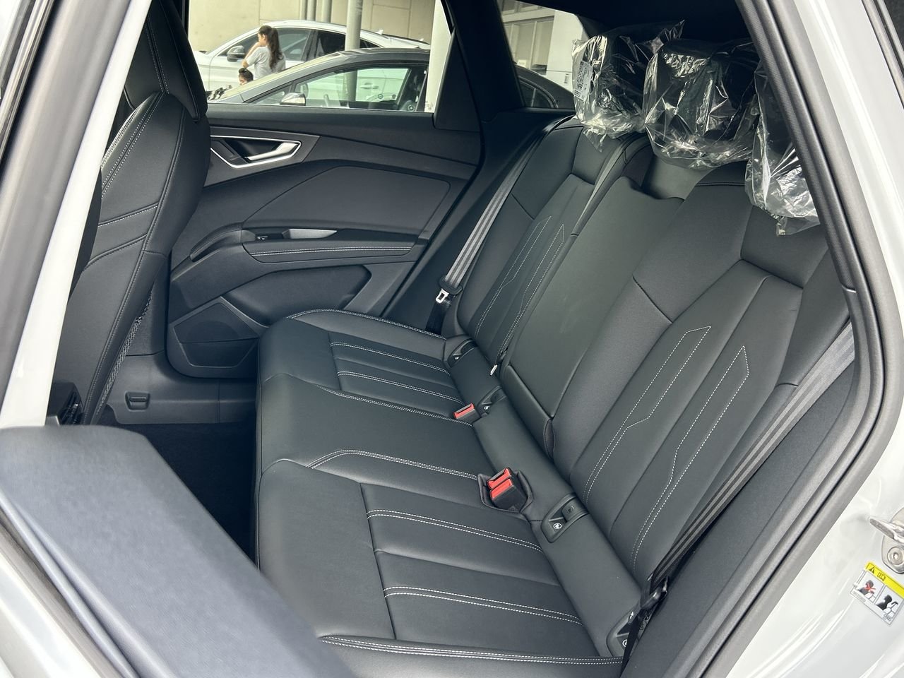 New 2023 Glacier white metallic Audi 50 quattro image 31