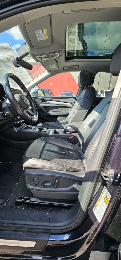 Used 2019 blue Audi PROGRESSIV image 7