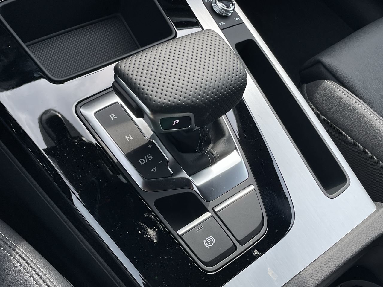 New 2023 Ibis white Audi Technik 45 TFSI quattro image 28