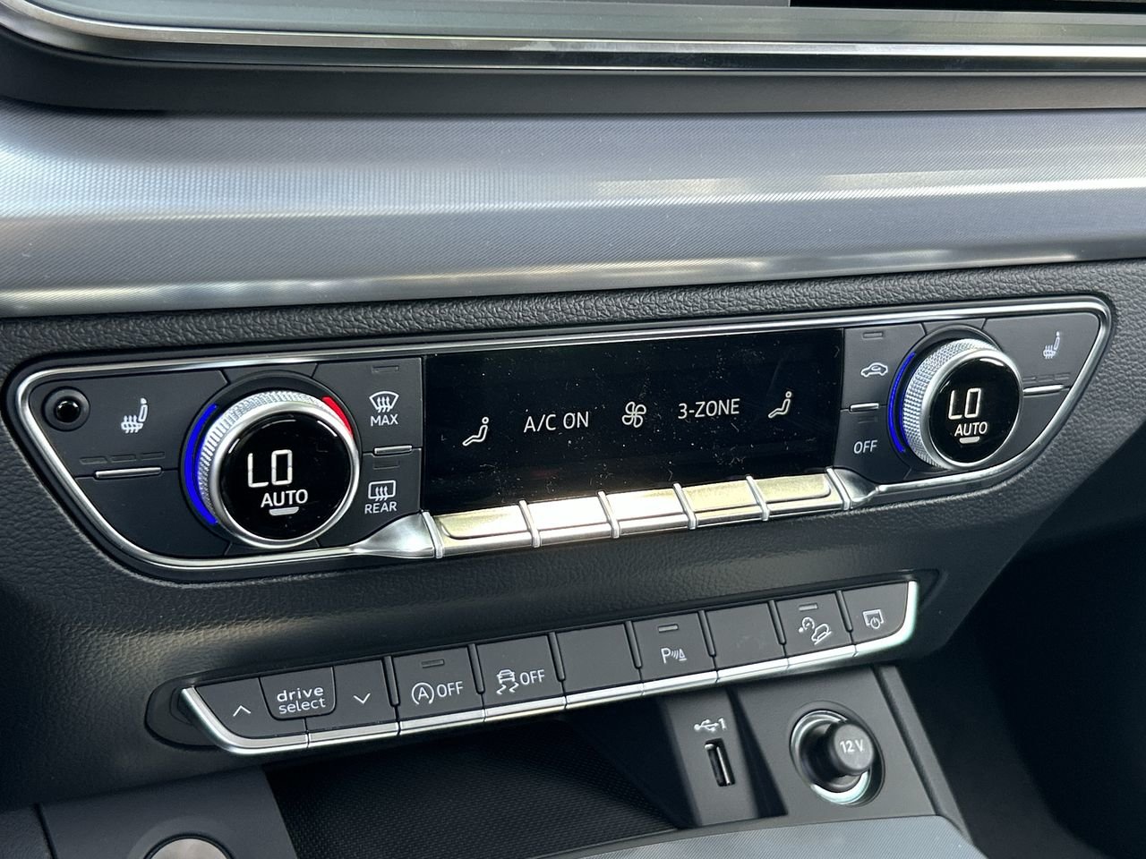 New 2023 Ibis white Audi Progressiv 45 TFSI quattro image 27
