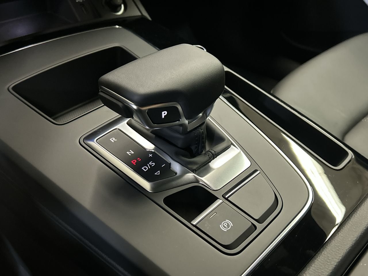 New 2023 Brilliant black Audi Komfort 45 TFSI quattro image 29