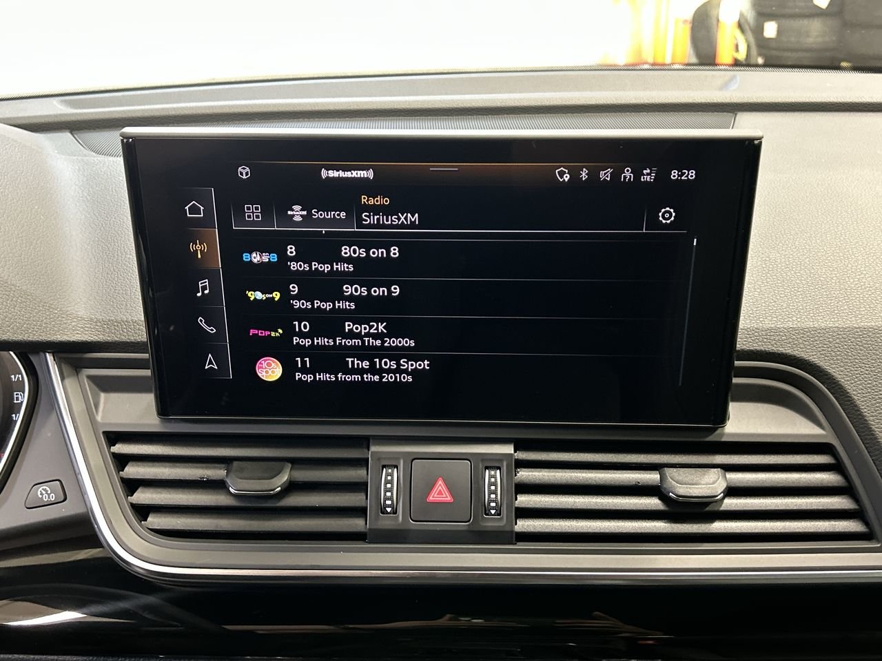 New 2023 Brilliant black Audi Komfort 45 TFSI quattro image 25