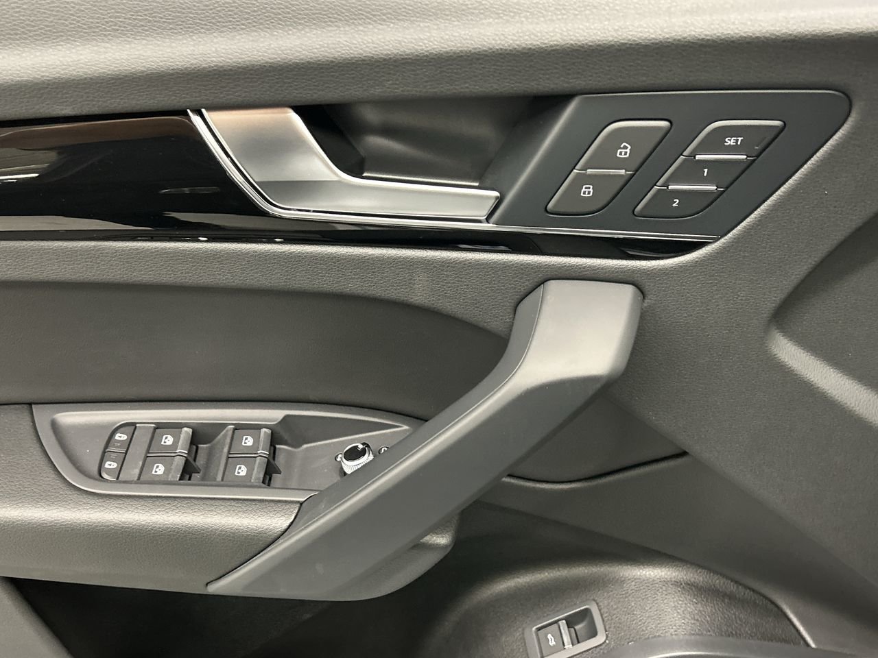 New 2023 Brilliant black Audi Komfort 45 TFSI quattro image 22
