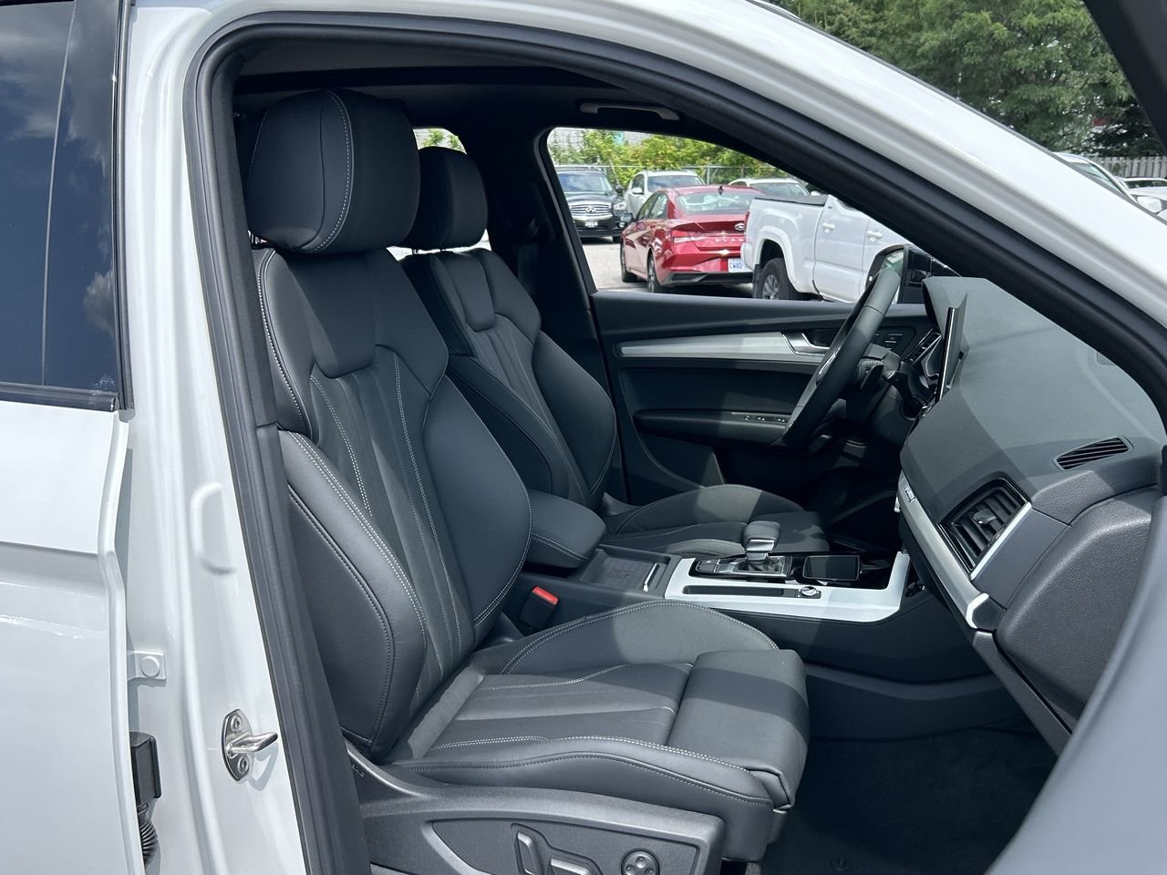 New 2023 Ibis white Audi Technik 45 TFSI quattro image 32