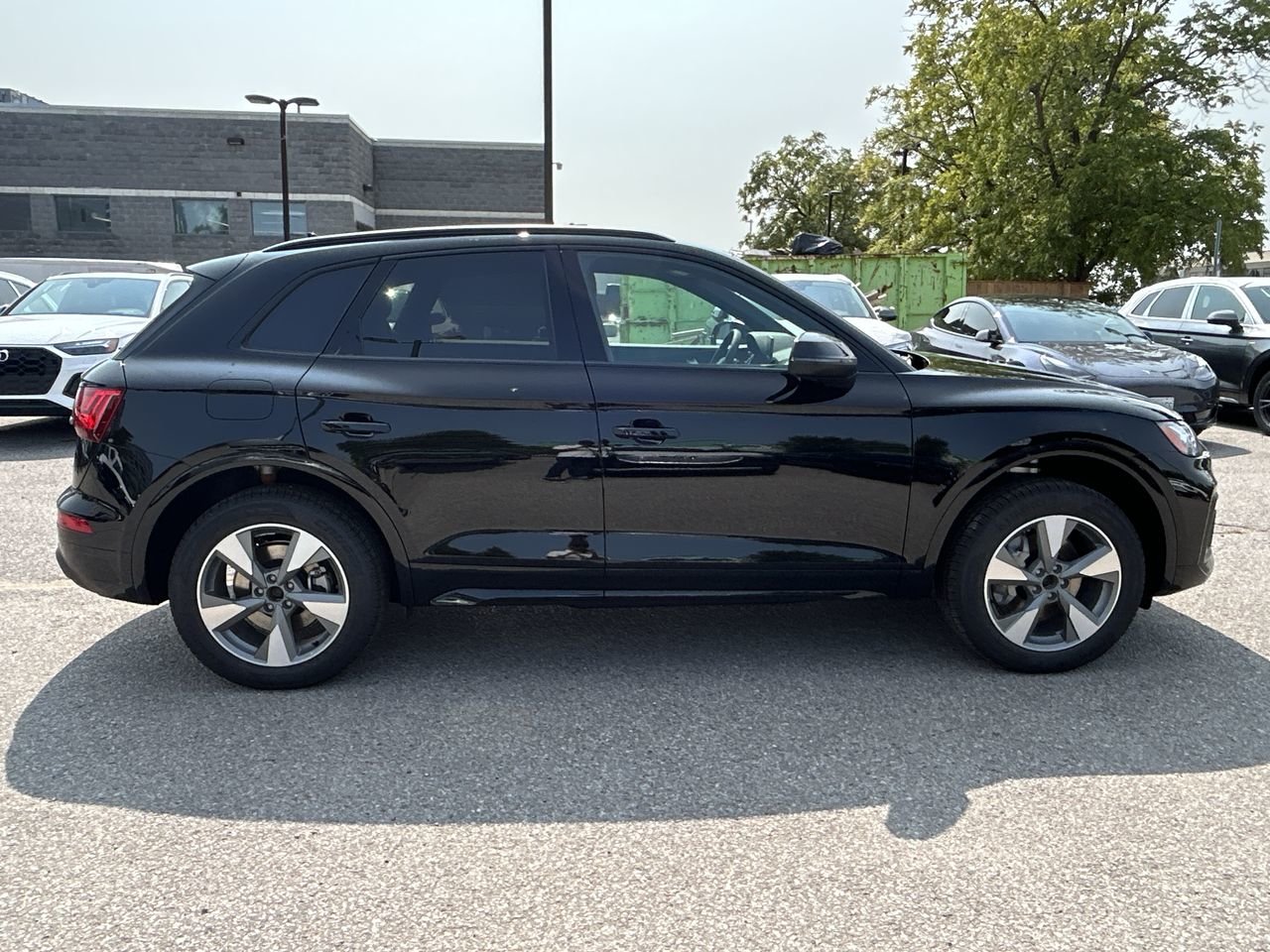 New 2023 Brilliant black Audi Komfort 40 TFSI quattro image 8