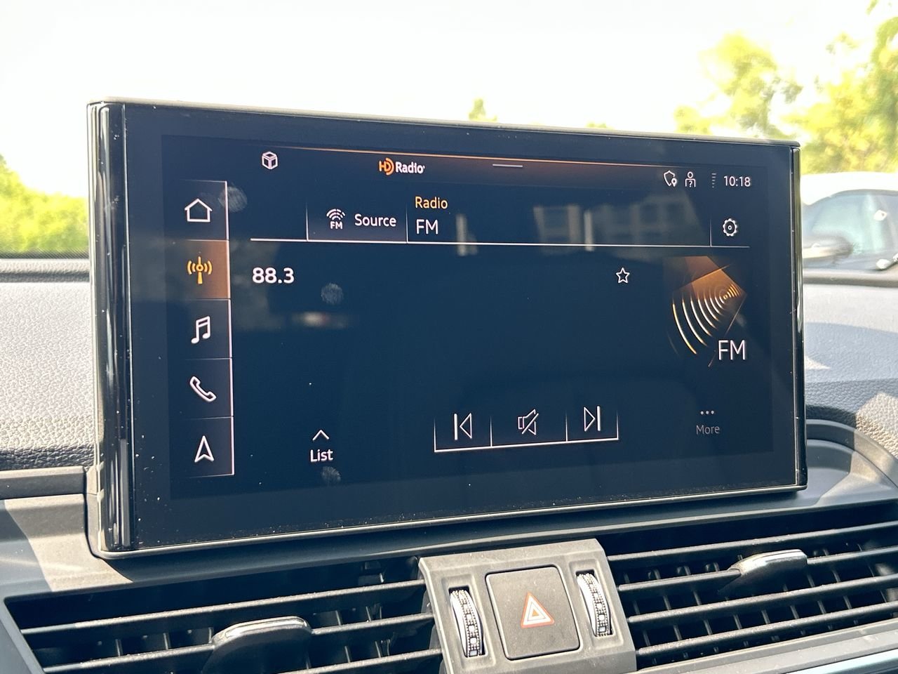 New 2023 Brilliant black Audi Komfort 40 TFSI quattro image 20
