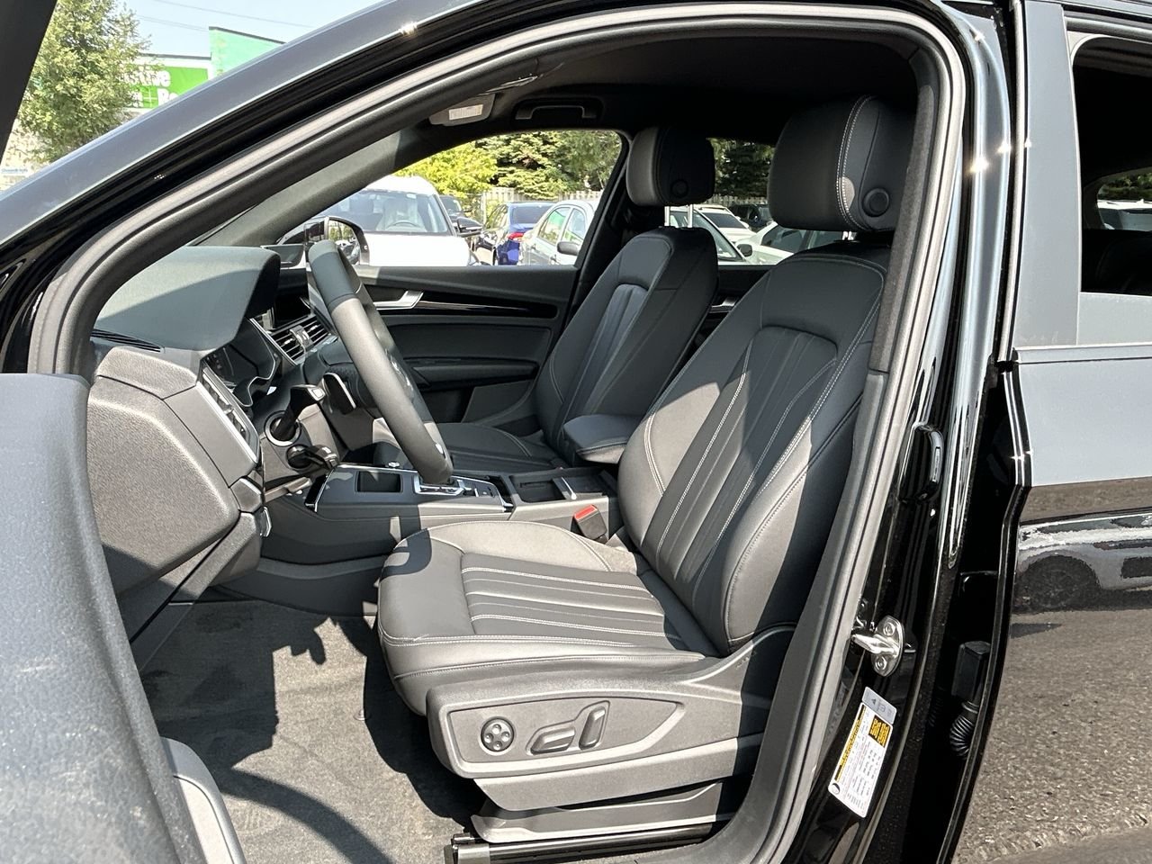 New 2023 Brilliant black Audi Komfort 40 TFSI quattro image 15