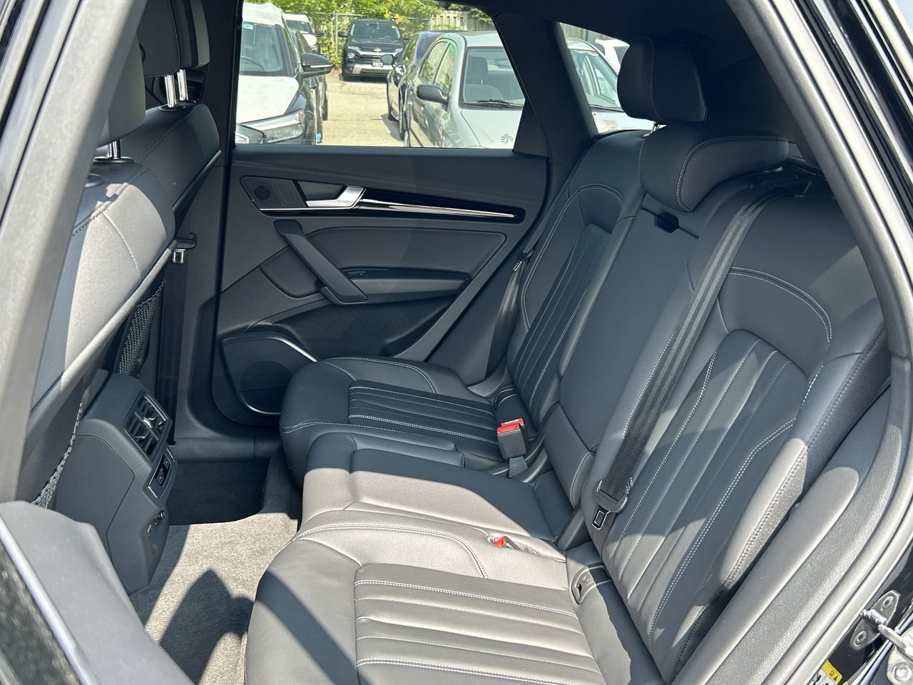 New 2023 Brilliant black Audi Komfort 40 TFSI quattro image 25