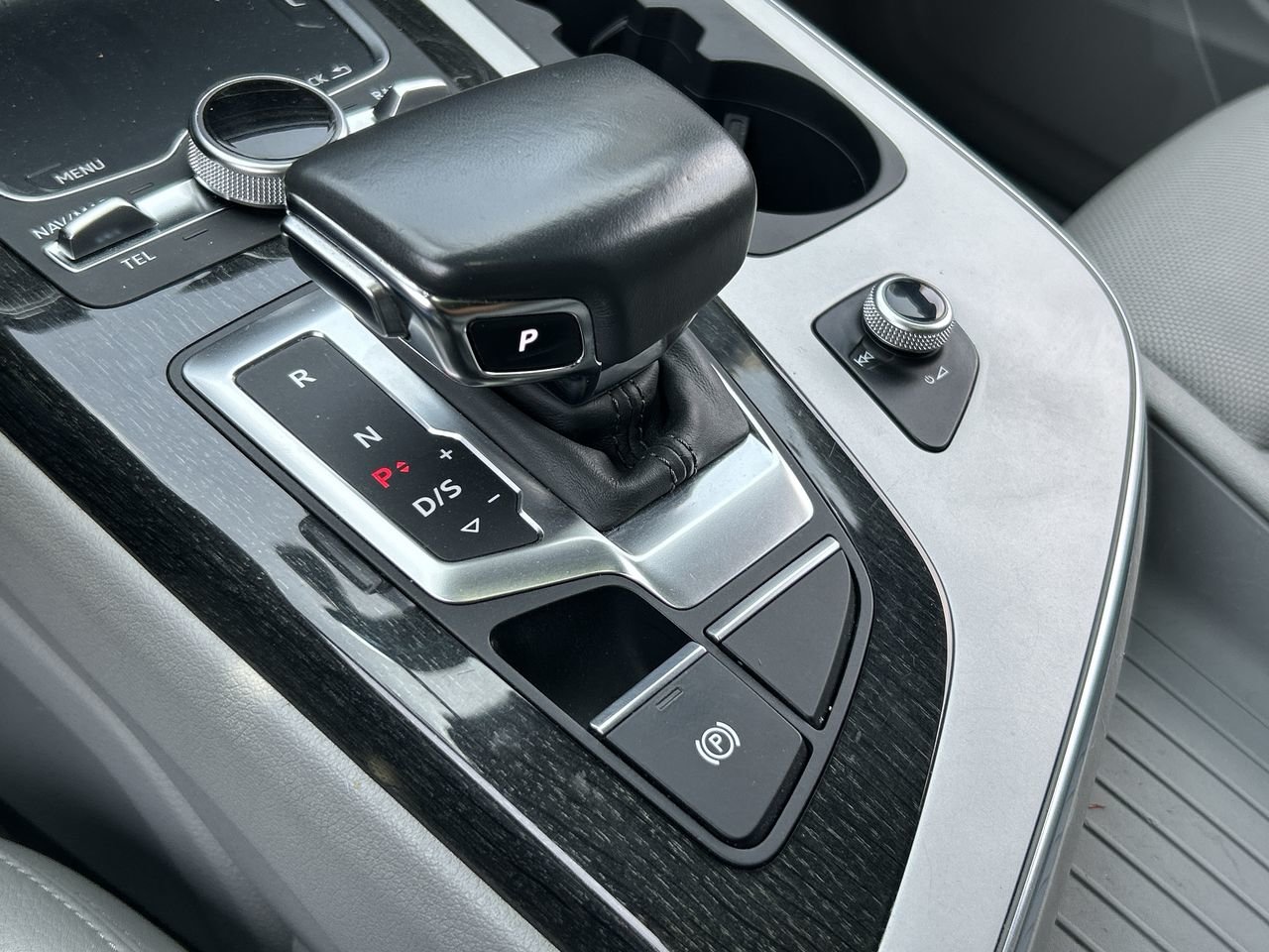 Used 2019 Navarra Blue Audi TECHNIK image 27