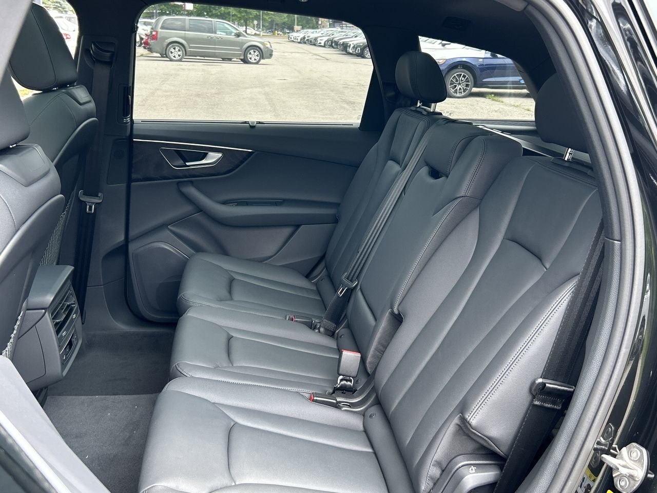 New 2023 Mythos black metallic Audi Komfort 55 TFSI quattro image 31