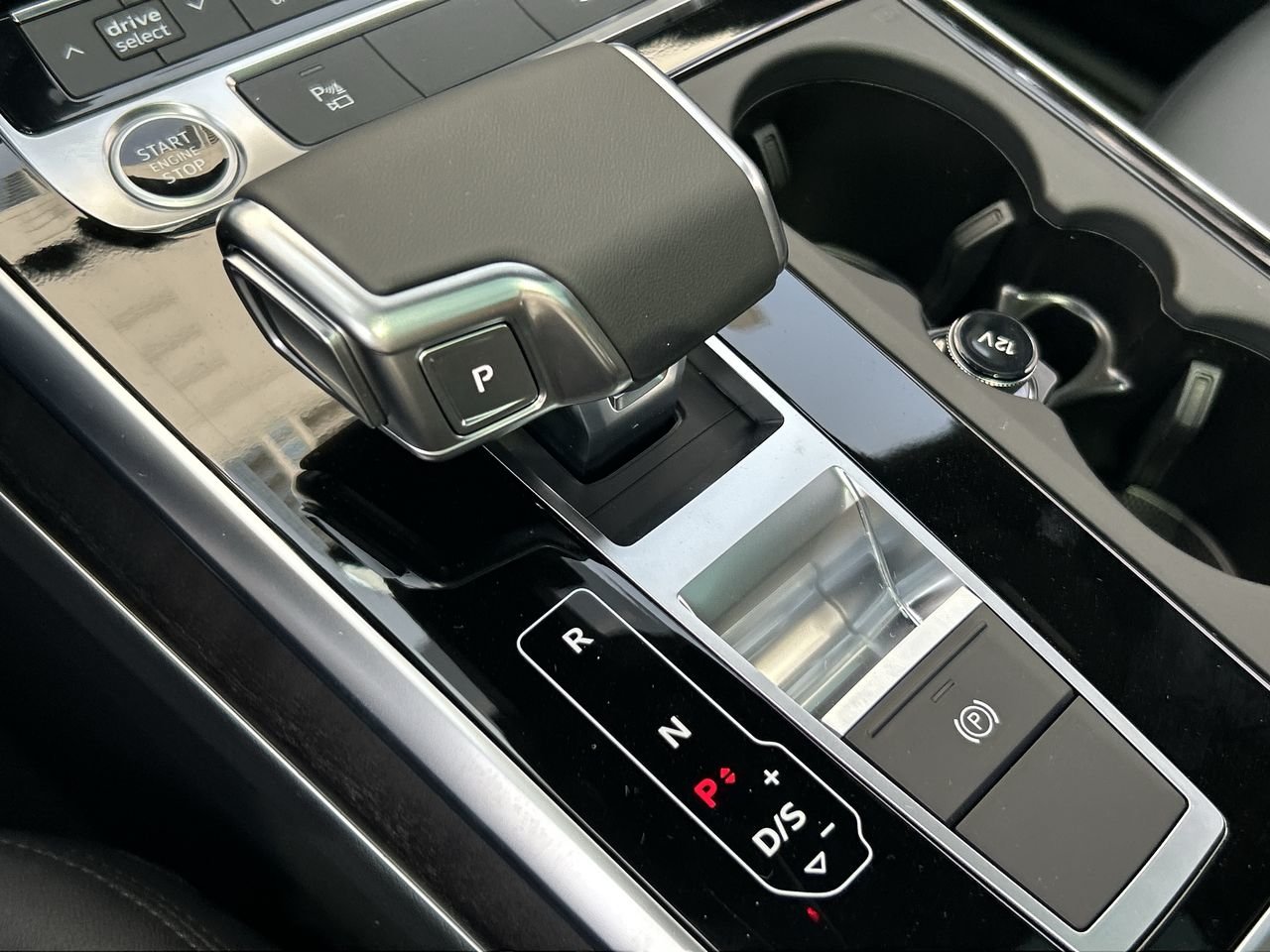 New 2023 Mythos black metallic Audi Komfort 55 TFSI quattro image 28