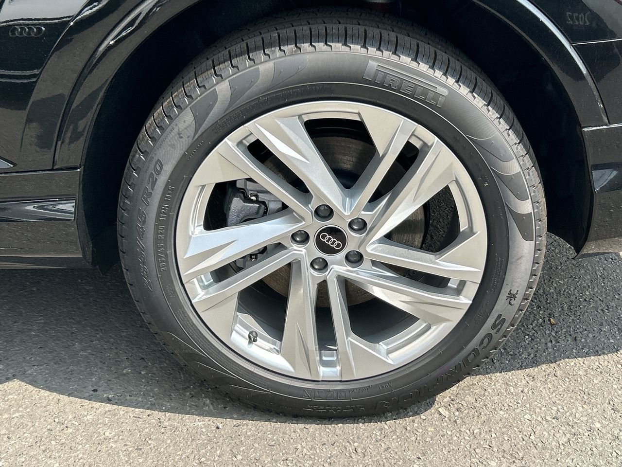 New 2023 Mythos black metallic Audi Komfort 55 TFSI quattro image 18