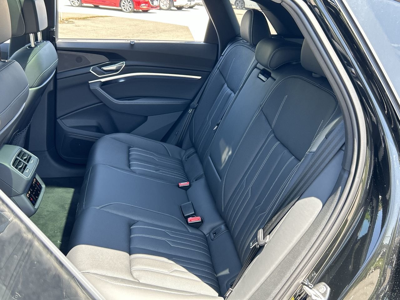 New 2024 Mythos Black metallic / Pearl effect Audi Quattro image 31