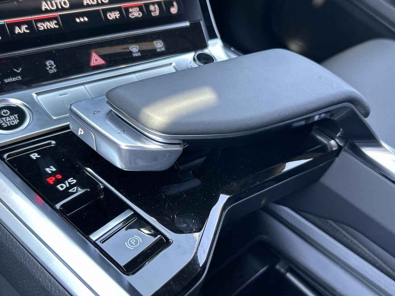 New 2024 Mythos Black metallic / Pearl effect Audi Quattro image 28