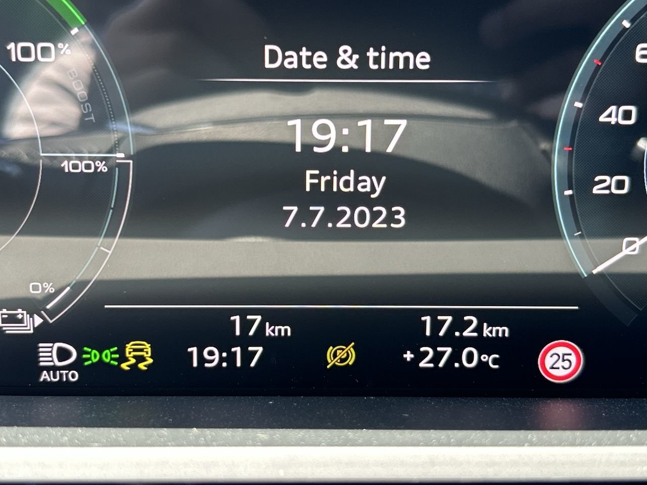New 2024 Mythos Black metallic / Pearl effect Audi Quattro image 23