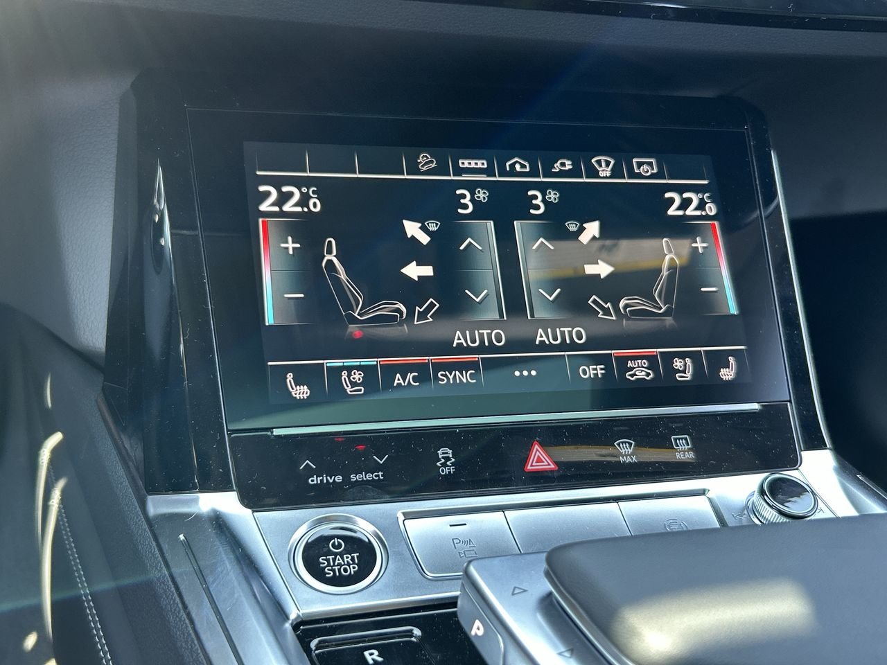 New 2024 Mythos Black metallic / Pearl effect Audi Quattro image 27
