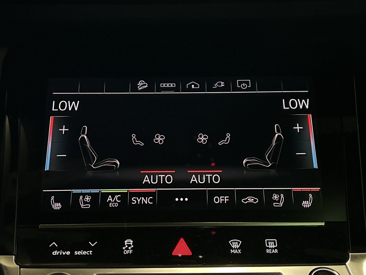 New 2024 Mythos Black metallic / Pearl effect Audi Quattro image 28