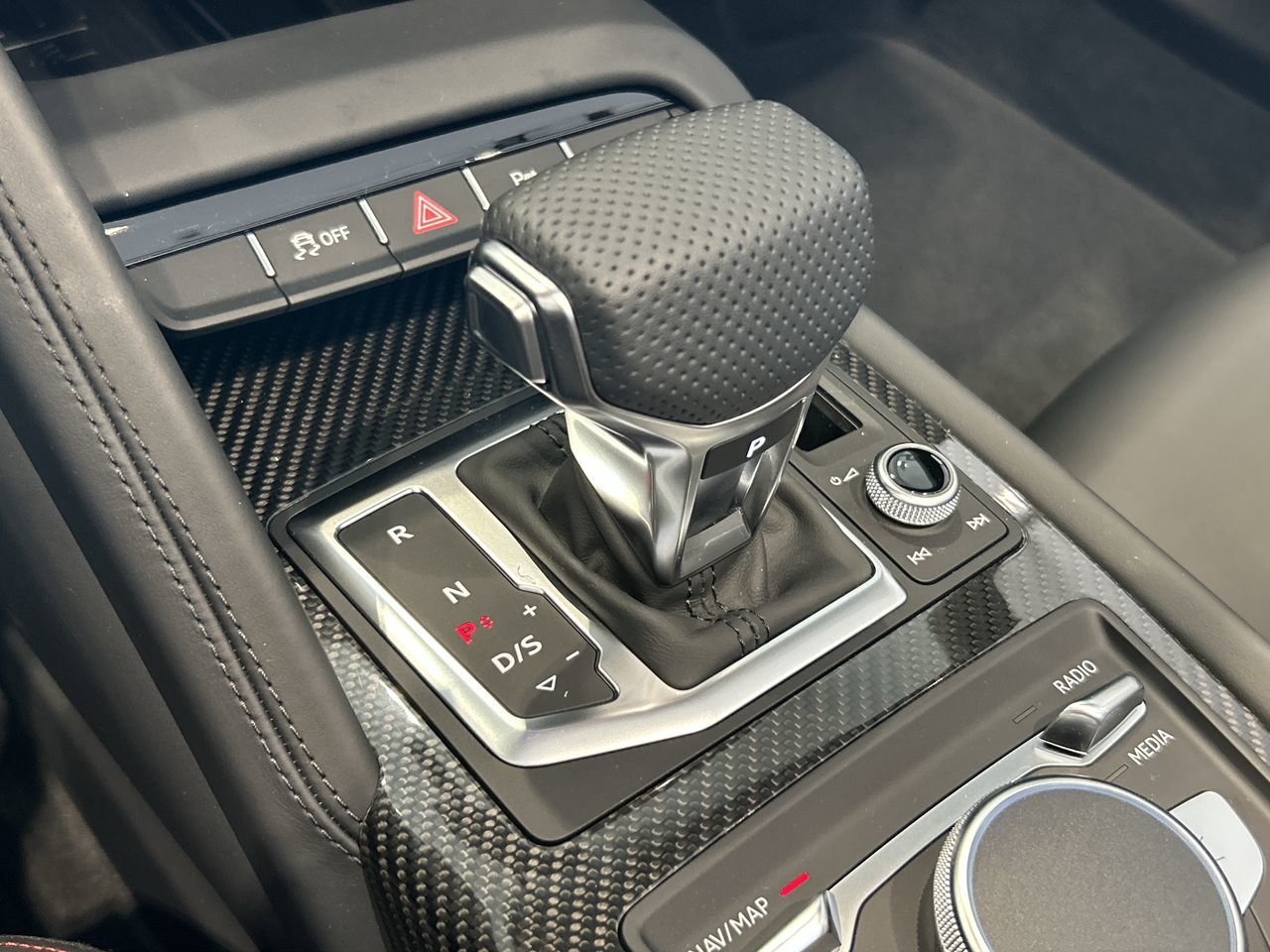 New 2023 Mythos black metallic Audi V10 performance quattro image 30