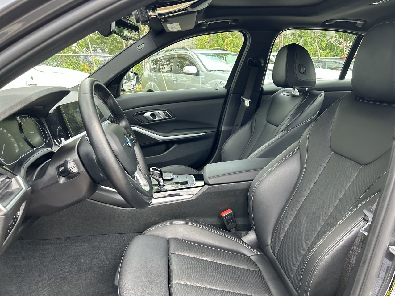 Used 2022 Mineral Grey Met BMW XDrive image 19