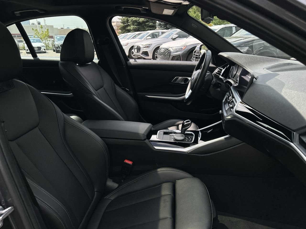Used 2022 Mineral Grey Met BMW XDrive image 33