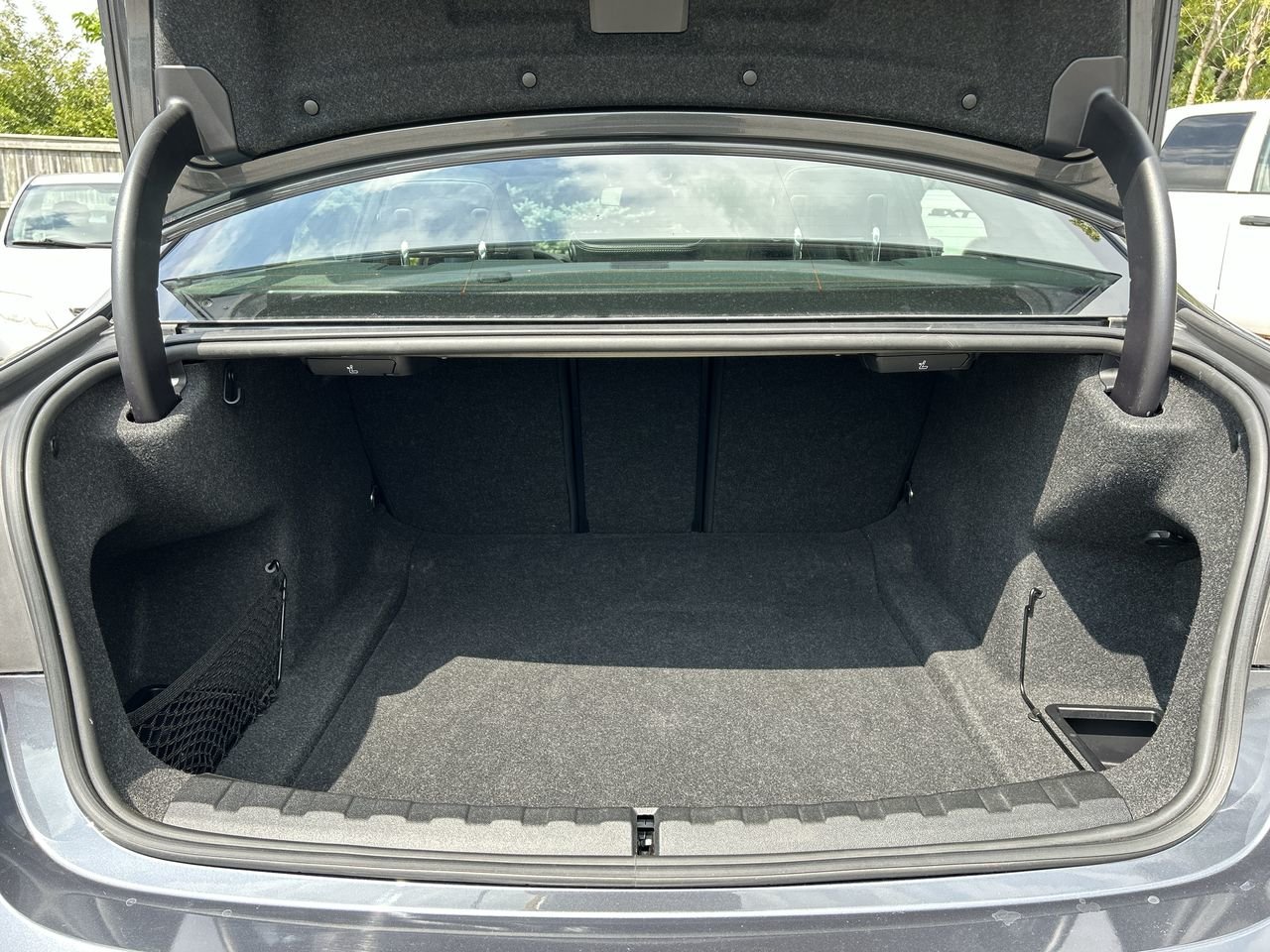 Used 2022 Mineral Grey Met BMW XDrive image 32
